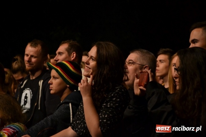 Zdjęcie w galerii na portalu naszraciborz.pl: Mocne muzyczne pożegnanie wakacji w Tworkowie. Zagrał TABU  wiadomości z regionu
