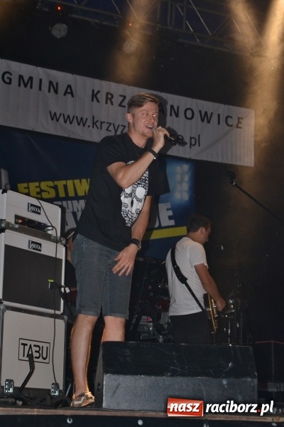 Zdjęcie w galerii na portalu naszraciborz.pl: Mocne muzyczne pożegnanie wakacji w Tworkowie. Zagrał TABU  wiadomości z regionu