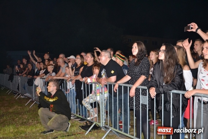 Zdjęcie w galerii na portalu naszraciborz.pl: Mocne muzyczne pożegnanie wakacji w Tworkowie. Zagrał TABU  wiadomości z regionu