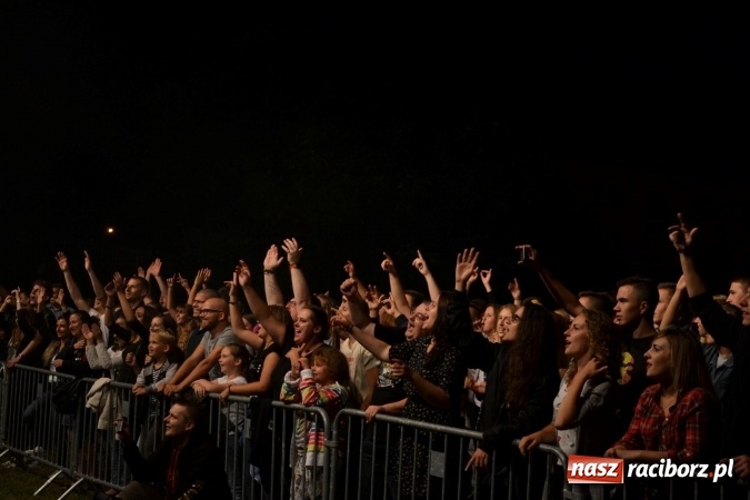 Zdjęcie w galerii na portalu naszraciborz.pl: Mocne muzyczne pożegnanie wakacji w Tworkowie. Zagrał TABU  wiadomości z regionu