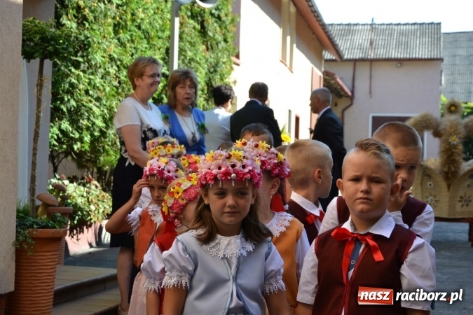 Zdjęcie w galerii na portalu naszraciborz.pl: Dożynki 2016. Parafia Tworków dziękuje dziś za plony wiadomości z regionu