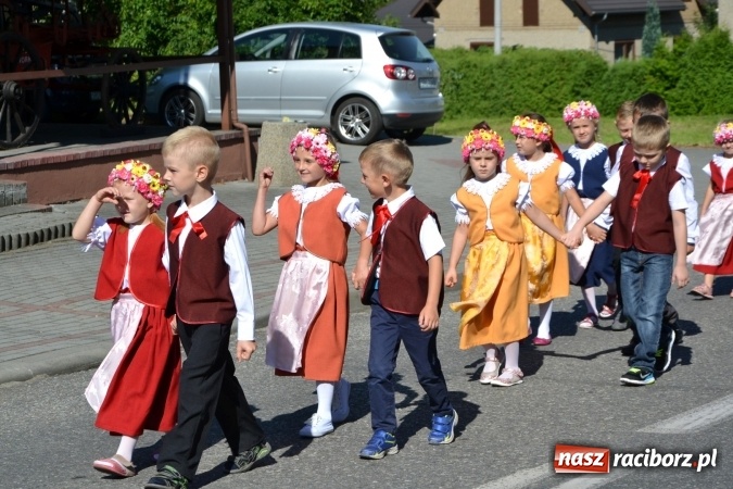 Zdjęcie w galerii na portalu naszraciborz.pl: Dożynki 2016. Parafia Tworków dziękuje dziś za plony wiadomości z regionu