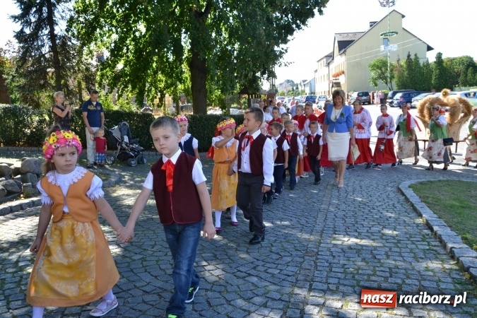 Zdjęcie w galerii na portalu naszraciborz.pl: Dożynki 2016. Parafia Tworków dziękuje dziś za plony wiadomości z regionu