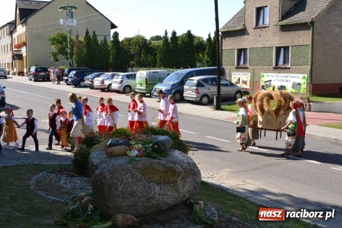 Zdjęcie w galerii na portalu naszraciborz.pl: Dożynki 2016. Parafia Tworków dziękuje dziś za plony wiadomości z regionu