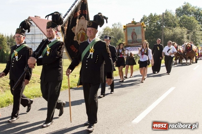 Zdjęcie w galerii na portalu naszraciborz.pl: Dożynki 2016. W Rudzie Kozielskiej jak na karnawale w Rio de Janeiro wiadomości z regionu