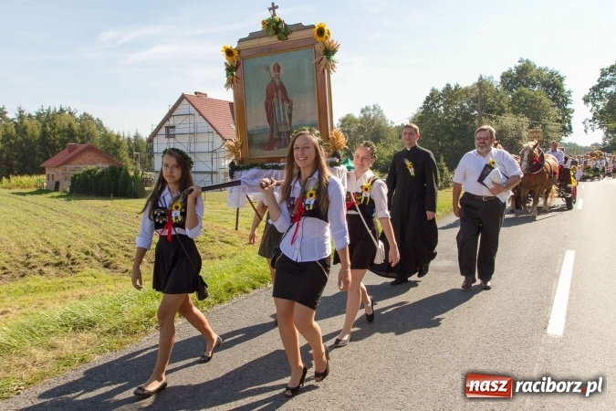 Zdjęcie w galerii na portalu naszraciborz.pl: Dożynki 2016. W Rudzie Kozielskiej jak na karnawale w Rio de Janeiro wiadomości z regionu