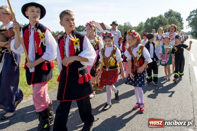 Zdjęcie w galerii na portalu naszraciborz.pl: Dożynki 2016. W Rudzie Kozielskiej jak na karnawale w Rio de Janeiro wiadomości z regionu