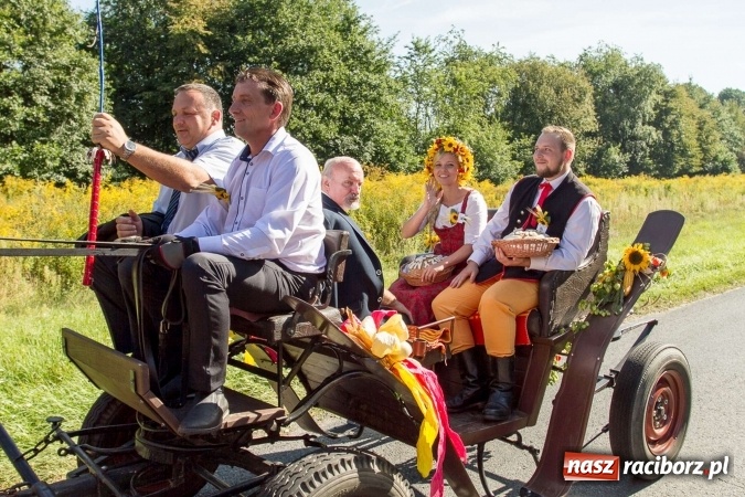 Zdjęcie w galerii na portalu naszraciborz.pl: Dożynki 2016. W Rudzie Kozielskiej jak na karnawale w Rio de Janeiro wiadomości z regionu
