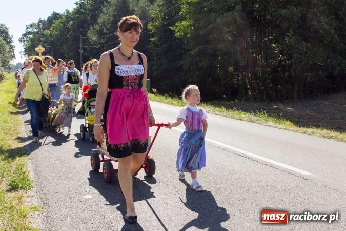 Zdjęcie w galerii na portalu naszraciborz.pl: Dożynki 2016. W Rudzie Kozielskiej jak na karnawale w Rio de Janeiro wiadomości z regionu