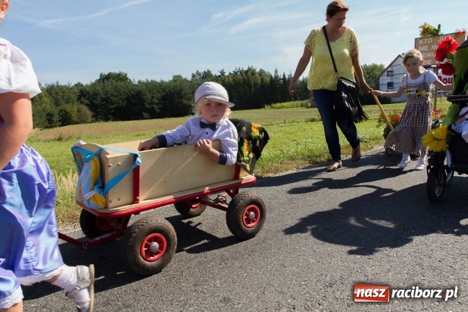 Zdjęcie w galerii na portalu naszraciborz.pl: Dożynki 2016. W Rudzie Kozielskiej jak na karnawale w Rio de Janeiro wiadomości z regionu
