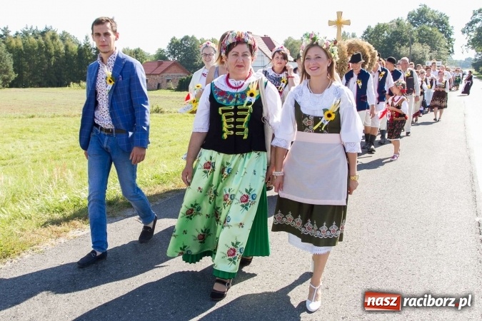 Zdjęcie w galerii na portalu naszraciborz.pl: Dożynki 2016. W Rudzie Kozielskiej jak na karnawale w Rio de Janeiro wiadomości z regionu