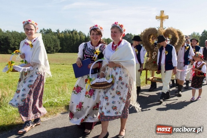 Zdjęcie w galerii na portalu naszraciborz.pl: Dożynki 2016. W Rudzie Kozielskiej jak na karnawale w Rio de Janeiro wiadomości z regionu