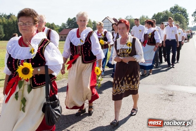 Zdjęcie w galerii na portalu naszraciborz.pl: Dożynki 2016. W Rudzie Kozielskiej jak na karnawale w Rio de Janeiro wiadomości z regionu