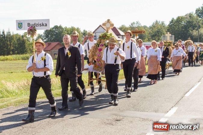 Zdjęcie w galerii na portalu naszraciborz.pl: Dożynki 2016. W Rudzie Kozielskiej jak na karnawale w Rio de Janeiro wiadomości z regionu