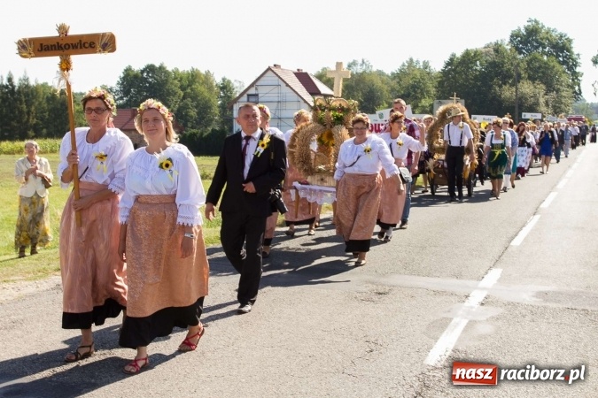 Zdjęcie w galerii na portalu naszraciborz.pl: Dożynki 2016. W Rudzie Kozielskiej jak na karnawale w Rio de Janeiro wiadomości z regionu