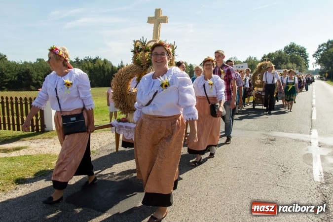Zdjęcie w galerii na portalu naszraciborz.pl: Dożynki 2016. W Rudzie Kozielskiej jak na karnawale w Rio de Janeiro wiadomości z regionu