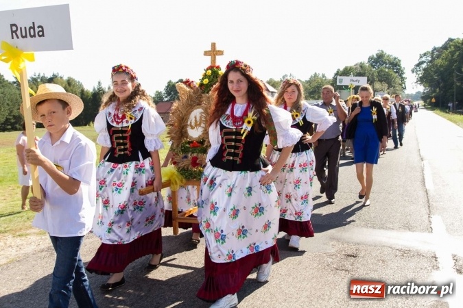 Zdjęcie w galerii na portalu naszraciborz.pl: Dożynki 2016. W Rudzie Kozielskiej jak na karnawale w Rio de Janeiro wiadomości z regionu