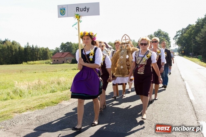 Zdjęcie w galerii na portalu naszraciborz.pl: Dożynki 2016. W Rudzie Kozielskiej jak na karnawale w Rio de Janeiro wiadomości z regionu