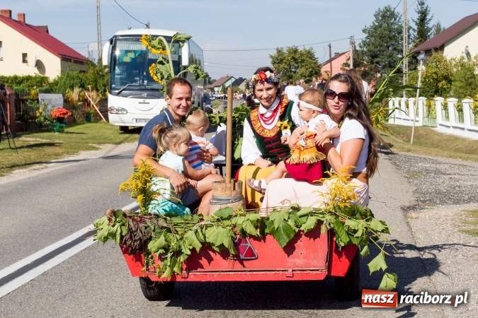 Zdjęcie w galerii na portalu naszraciborz.pl: Dożynki 2016. W Rudzie Kozielskiej jak na karnawale w Rio de Janeiro wiadomości z regionu