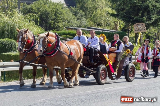 Zdjęcie w galerii na portalu naszraciborz.pl: Dożynki 2016. W Rudzie Kozielskiej jak na karnawale w Rio de Janeiro wiadomości z regionu