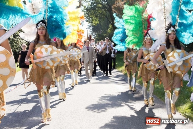 Zdjęcie w galerii na portalu naszraciborz.pl: Dożynki 2016. W Rudzie Kozielskiej jak na karnawale w Rio de Janeiro wiadomości z regionu