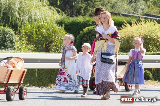 Zdjęcie w galerii na portalu naszraciborz.pl: Dożynki 2016. W Rudzie Kozielskiej jak na karnawale w Rio de Janeiro wiadomości z regionu