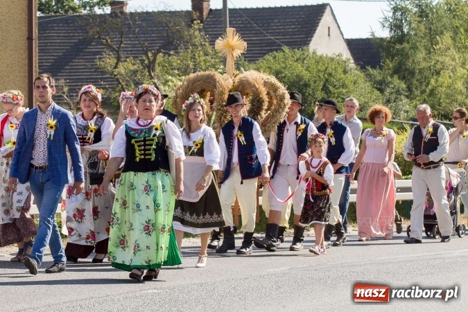Zdjęcie w galerii na portalu naszraciborz.pl: Dożynki 2016. W Rudzie Kozielskiej jak na karnawale w Rio de Janeiro wiadomości z regionu