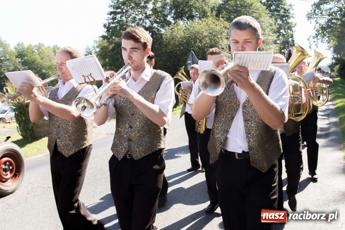 Zdjęcie w galerii na portalu naszraciborz.pl: Dożynki 2016. W Rudzie Kozielskiej jak na karnawale w Rio de Janeiro wiadomości z regionu