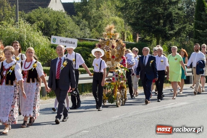 Zdjęcie w galerii na portalu naszraciborz.pl: Dożynki 2016. W Rudzie Kozielskiej jak na karnawale w Rio de Janeiro wiadomości z regionu