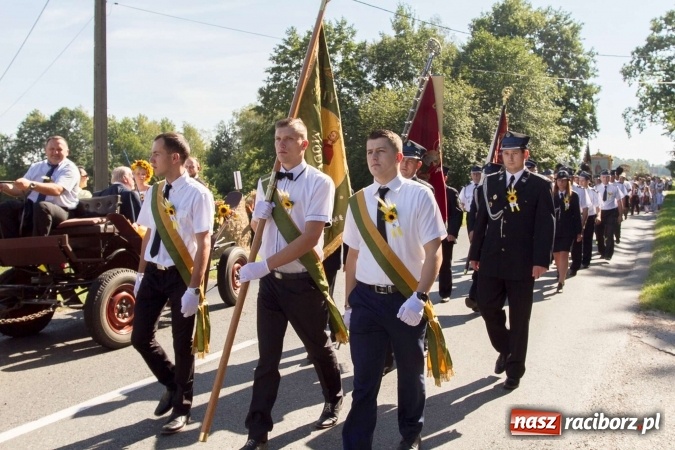 Zdjęcie w galerii na portalu naszraciborz.pl: Dożynki 2016. W Rudzie Kozielskiej jak na karnawale w Rio de Janeiro wiadomości z regionu
