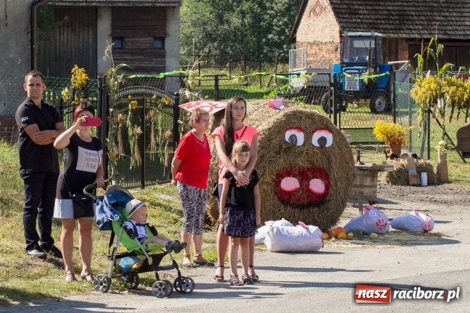 Zdjęcie w galerii na portalu naszraciborz.pl: Dożynki 2016. W Rudzie Kozielskiej jak na karnawale w Rio de Janeiro wiadomości z regionu