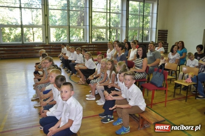Zdjęcie w galerii na portalu naszraciborz.pl: Najmniejsza szkoła z najmniejszą klasą rozpoczęła rok szkolny wiadomości z regionu