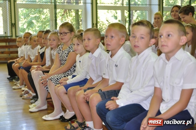 Zdjęcie w galerii na portalu naszraciborz.pl: Najmniejsza szkoła z najmniejszą klasą rozpoczęła rok szkolny wiadomości z regionu