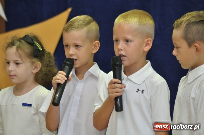 Zdjęcie w galerii na portalu naszraciborz.pl: Najmniejsza szkoła z najmniejszą klasą rozpoczęła rok szkolny wiadomości z regionu