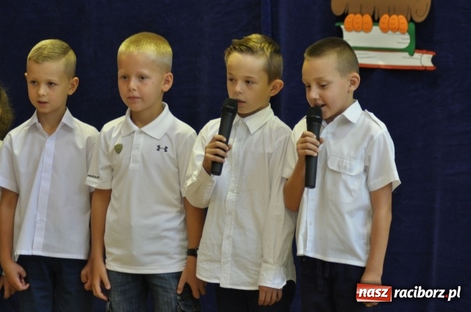 Zdjęcie w galerii na portalu naszraciborz.pl: Najmniejsza szkoła z najmniejszą klasą rozpoczęła rok szkolny wiadomości z regionu