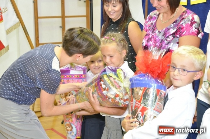 Zdjęcie w galerii na portalu naszraciborz.pl: Najmniejsza szkoła z najmniejszą klasą rozpoczęła rok szkolny wiadomości z regionu