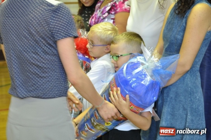 Zdjęcie w galerii na portalu naszraciborz.pl: Najmniejsza szkoła z najmniejszą klasą rozpoczęła rok szkolny wiadomości z regionu