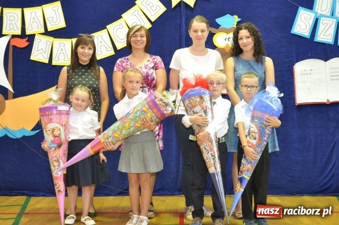 Zdjęcie w galerii na portalu naszraciborz.pl: Najmniejsza szkoła z najmniejszą klasą rozpoczęła rok szkolny wiadomości z regionu