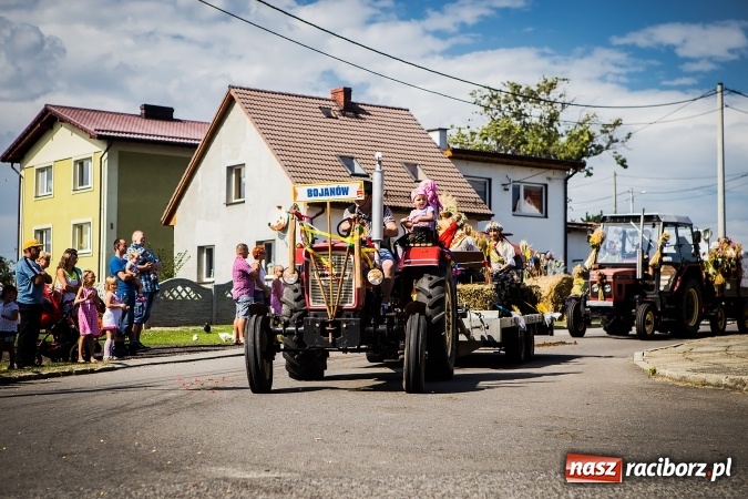 Zdjęcie w galerii na portalu naszraciborz.pl: Dożynki 2016. W Bojanowie świętuje cała gmina Krzanowice. Kolorowo i pomysłowo wiadomości z regionu