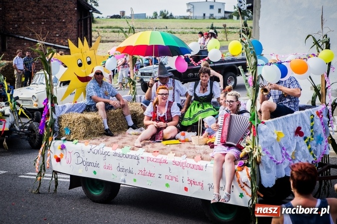 Zdjęcie w galerii na portalu naszraciborz.pl: Dożynki 2016. W Bojanowie świętuje cała gmina Krzanowice. Kolorowo i pomysłowo wiadomości z regionu