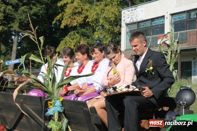 Zdjęcie w galerii na portalu naszraciborz.pl: Boże, z Twoich rąk żyjemy - dożynki w Sławikowie  wiadomości z regionu