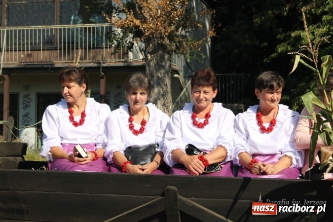 Zdjęcie w galerii na portalu naszraciborz.pl: Boże, z Twoich rąk żyjemy - dożynki w Sławikowie  wiadomości z regionu