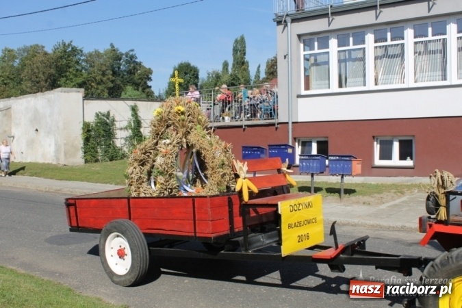 Zdjęcie w galerii na portalu naszraciborz.pl: Boże, z Twoich rąk żyjemy - dożynki w Sławikowie  wiadomości z regionu