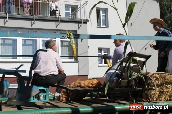 Zdjęcie w galerii na portalu naszraciborz.pl: Boże, z Twoich rąk żyjemy - dożynki w Sławikowie  wiadomości z regionu