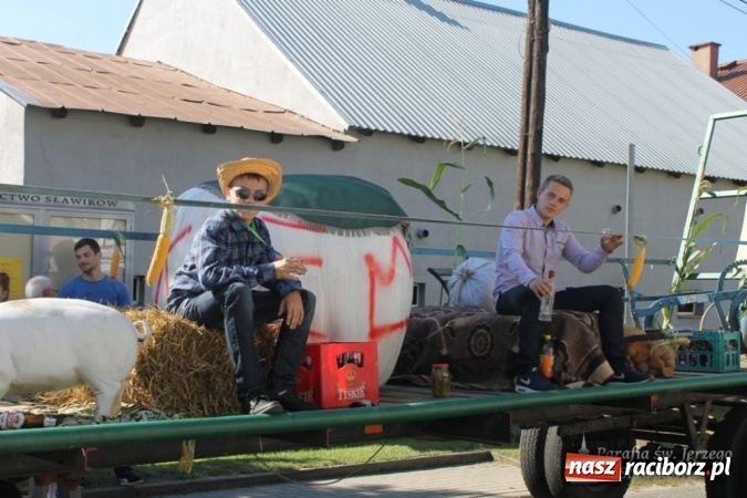 Zdjęcie w galerii na portalu naszraciborz.pl: Boże, z Twoich rąk żyjemy - dożynki w Sławikowie  wiadomości z regionu