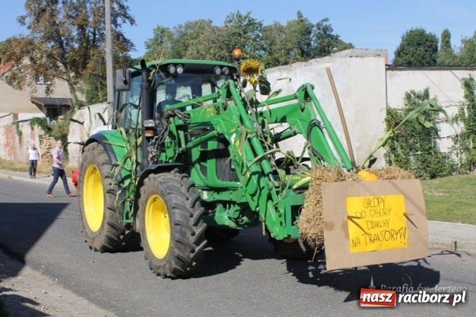 Zdjęcie w galerii na portalu naszraciborz.pl: Boże, z Twoich rąk żyjemy - dożynki w Sławikowie  wiadomości z regionu