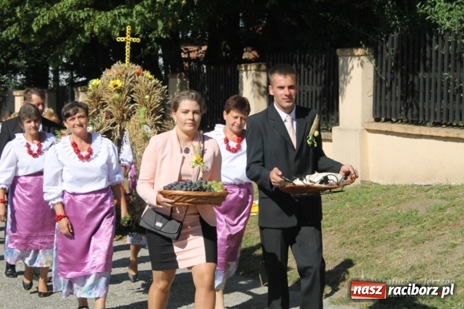 Zdjęcie w galerii na portalu naszraciborz.pl: Boże, z Twoich rąk żyjemy - dożynki w Sławikowie  wiadomości z regionu