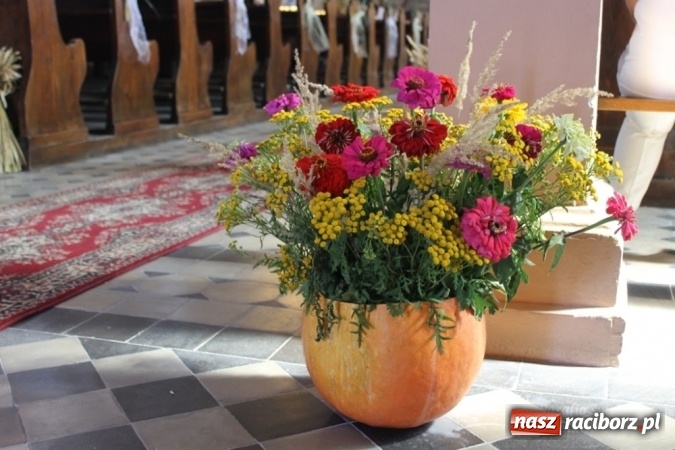 Zdjęcie w galerii na portalu naszraciborz.pl: Boże, z Twoich rąk żyjemy - dożynki w Sławikowie  wiadomości z regionu