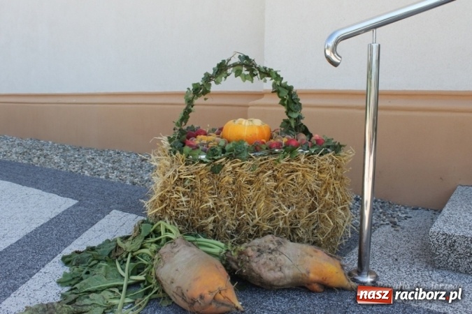 Zdjęcie w galerii na portalu naszraciborz.pl: Boże, z Twoich rąk żyjemy - dożynki w Sławikowie  wiadomości z regionu