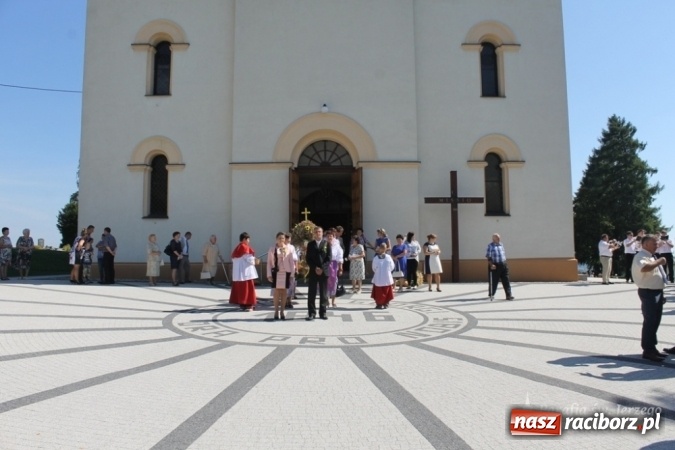 Zdjęcie w galerii na portalu naszraciborz.pl: Boże, z Twoich rąk żyjemy - dożynki w Sławikowie  wiadomości z regionu